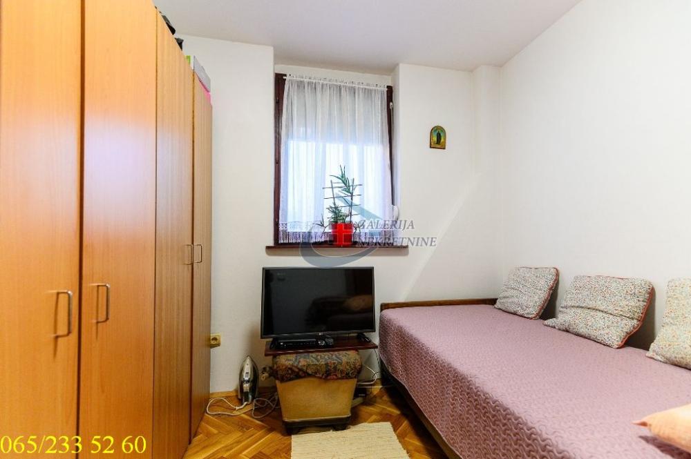 Stan na prodaju u Beogradu, Vračar, dvoiposoban, 47m2, cena 229000 evra