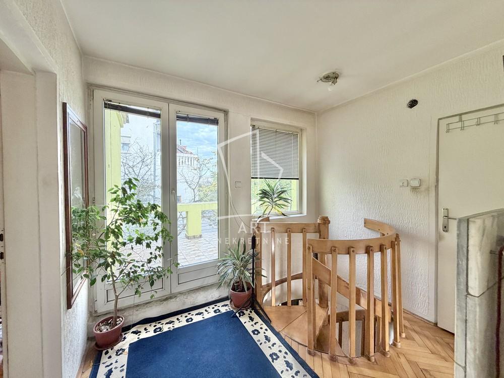 Stan na prodaju u Beogradu, Voždovac, 119m2, cena 220000 evra