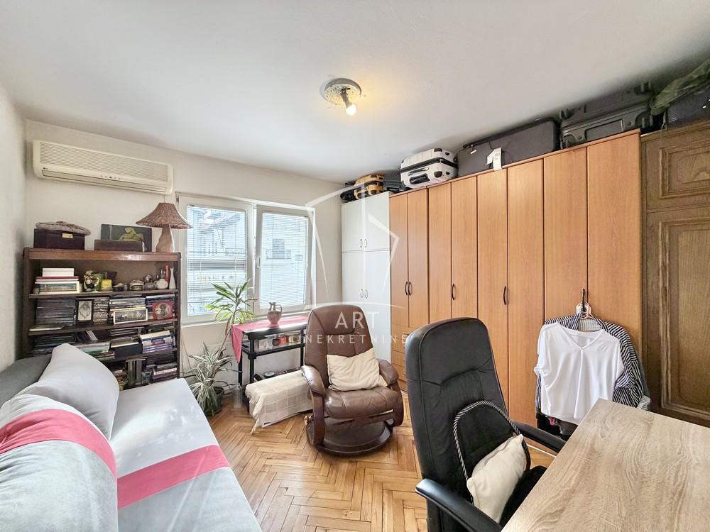 Stan na prodaju u Beogradu, Voždovac, 119m2, cena 220000 evra