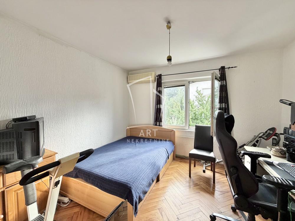 Stan na prodaju u Beogradu, Voždovac, 119m2, cena 220000 evra