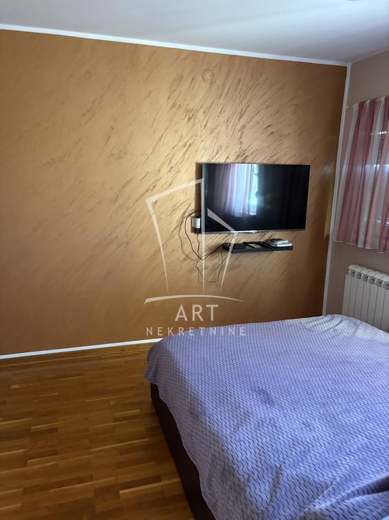 Stan na prodaju u Beogradu, Cvetanova ćuprija, cetvorosoban, 104m2, cena 225000 evra