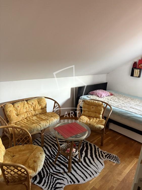 Stan na prodaju u Beogradu, Cvetanova ćuprija, cetvorosoban, 104m2, cena 225000 evra