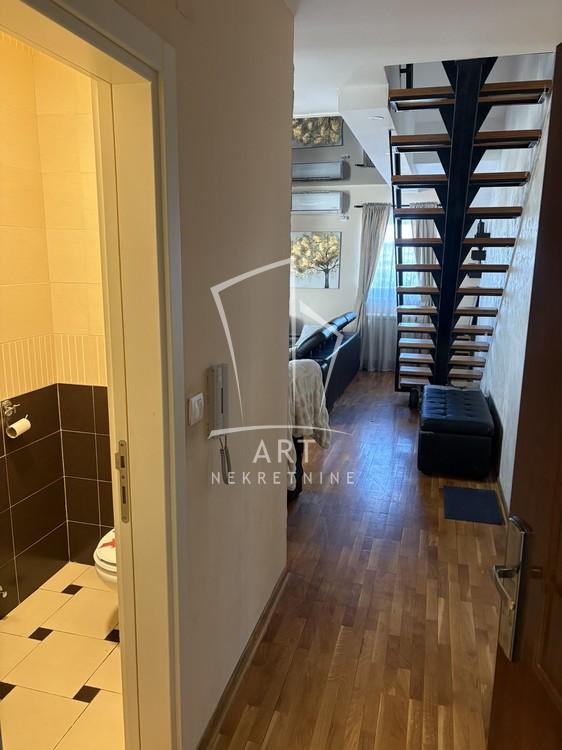 Stan na prodaju u Beogradu, Cvetanova ćuprija, cetvorosoban, 104m2, cena 225000 evra