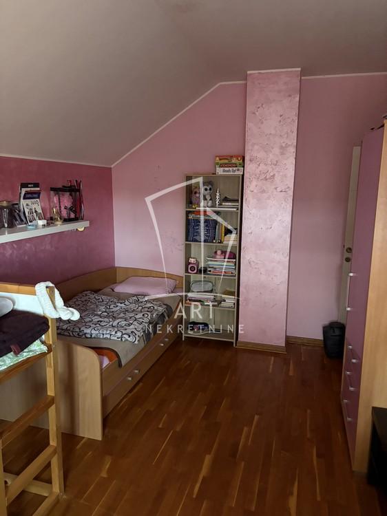 Stan na prodaju u Beogradu, Cvetanova ćuprija, cetvorosoban, 104m2, cena 225000 evra