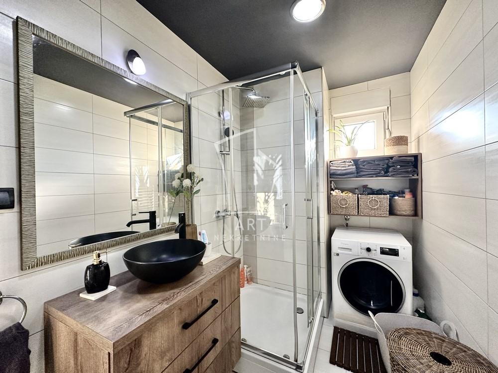 Stan na prodaju u Beogradu, Voždovac, dvosoban, 50m2, cena 182500 evra