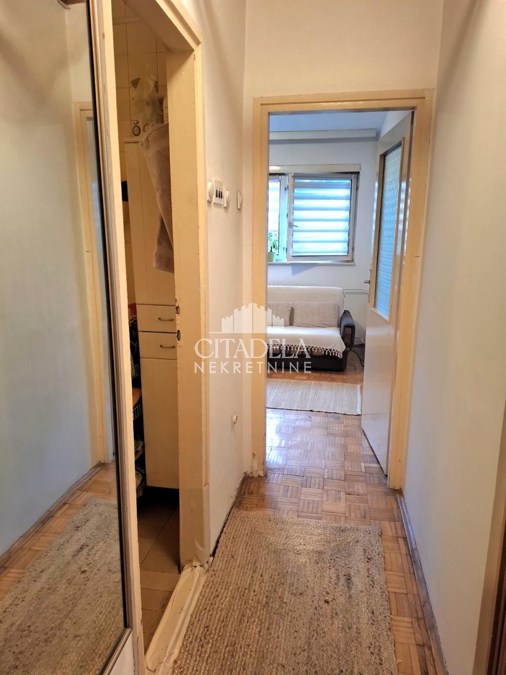 Stan na prodaju u Beogradu, Rakovica, dvosoban, 39m2, cena 79000 evra