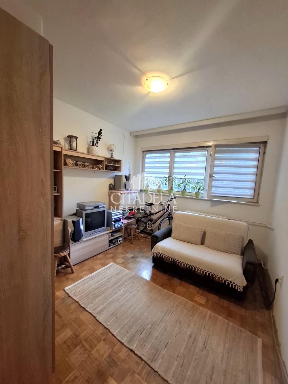 Stan na prodaju u Beogradu, Rakovica, dvosoban, 39m2, cena 79000 evra