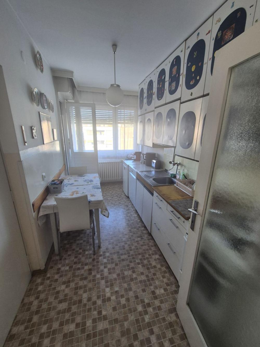 Stan na prodaju u Beogradu, Novi Beograd blok 33 (Genex kula), 122m2, cena 399000 evra