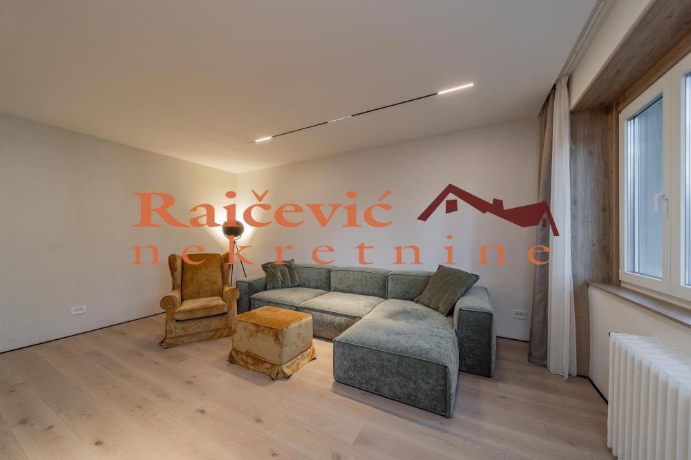 Stan na prodaju u Beogradu, Senjak, trosoban, 78m2, cena 289000 evra