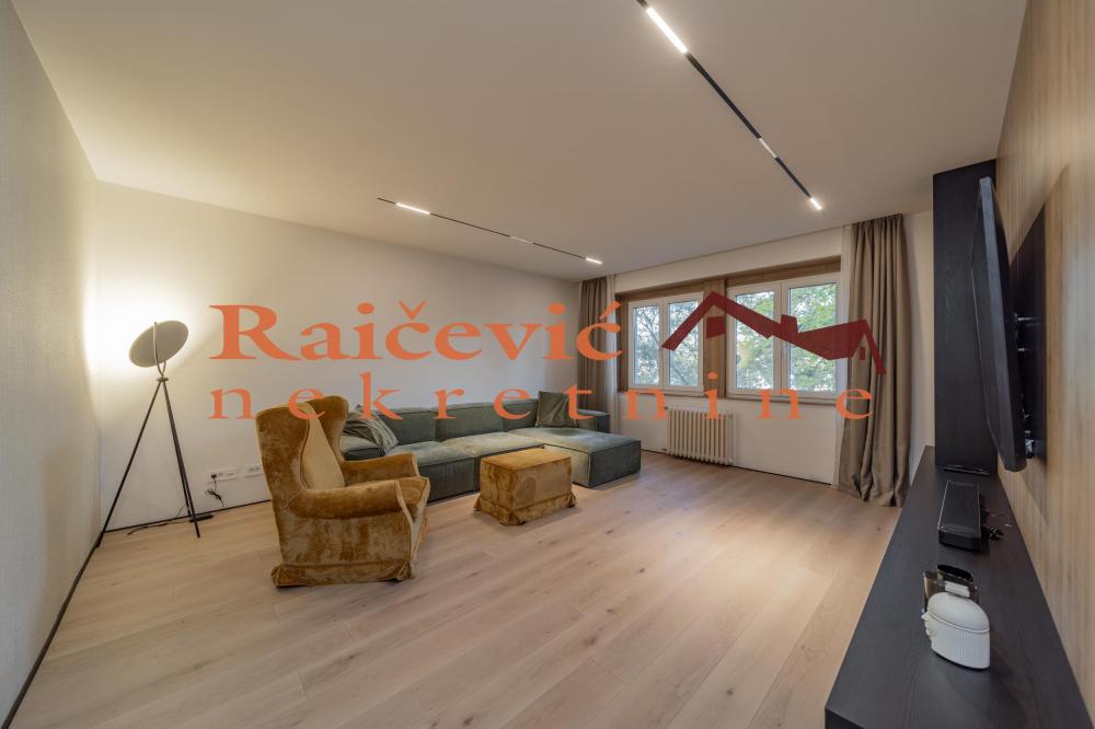 Stan na prodaju u Beogradu, Senjak, trosoban, 78m2, cena 289000 evra