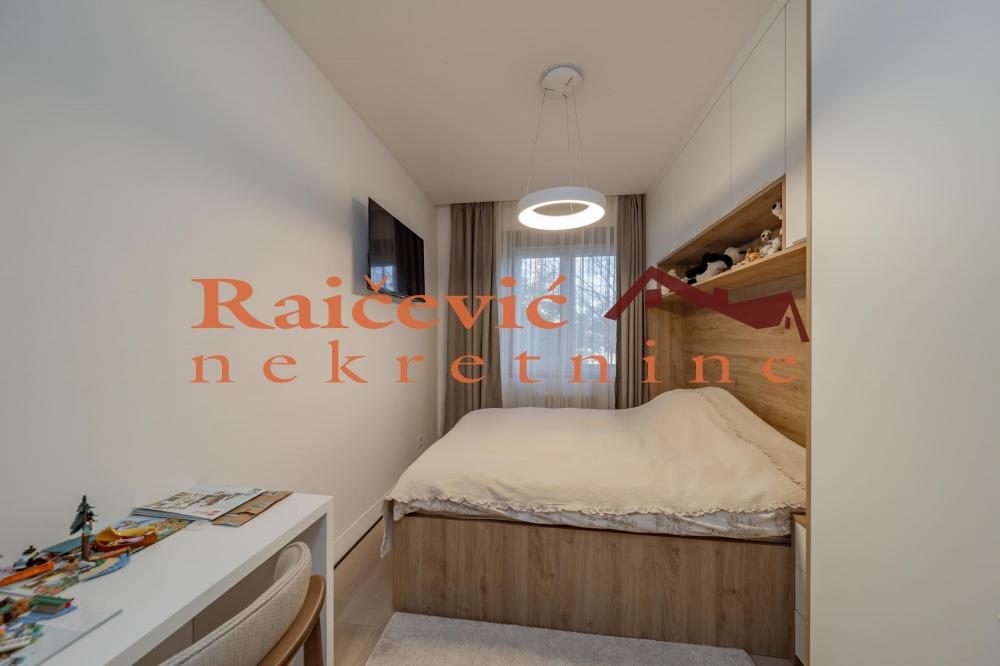 Stan na prodaju u Beogradu, Senjak, trosoban, 78m2, cena 289000 evra