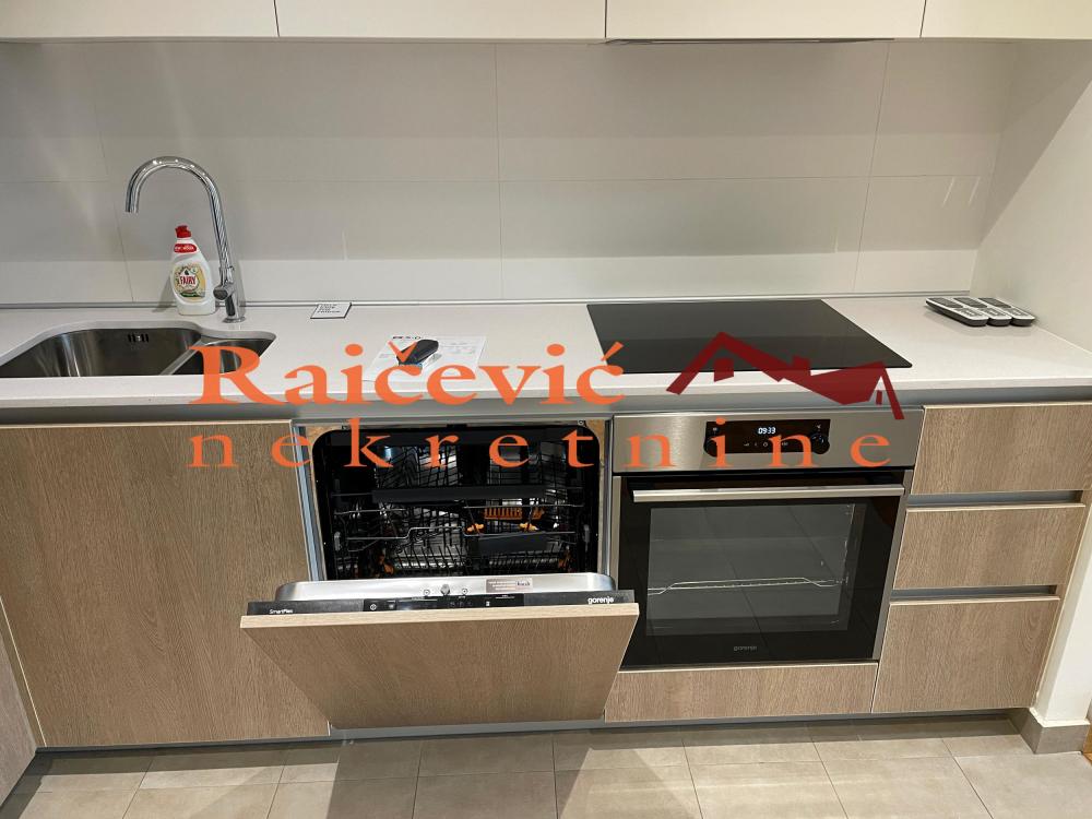 Stan na prodaju u Beogradu, Beograd na vodi, trosoban, 83m2, cena 375000 evra