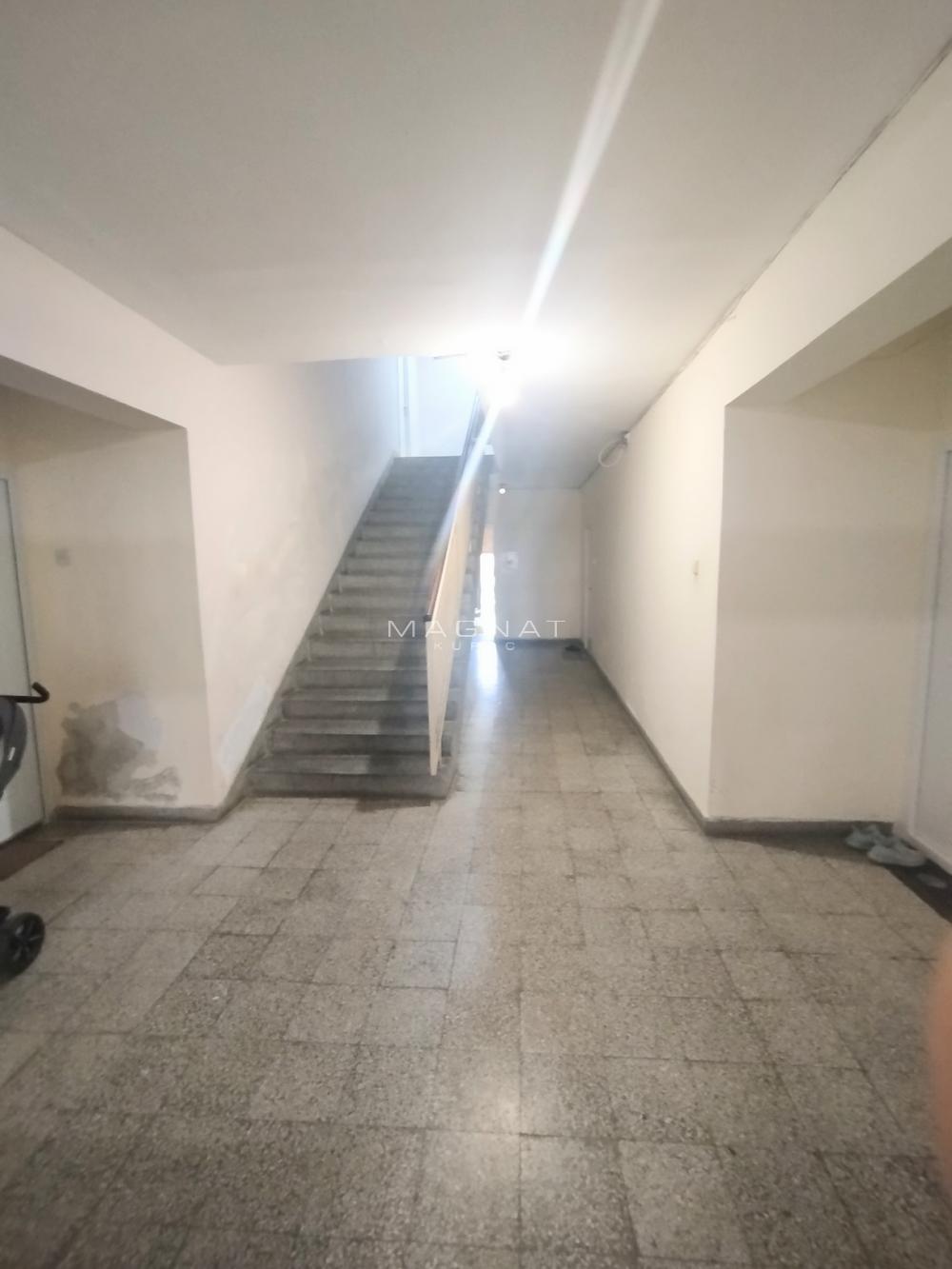 Stan na prodaju u Beogradu, Palilula, trosoban, 77m2, cena 89000 evra