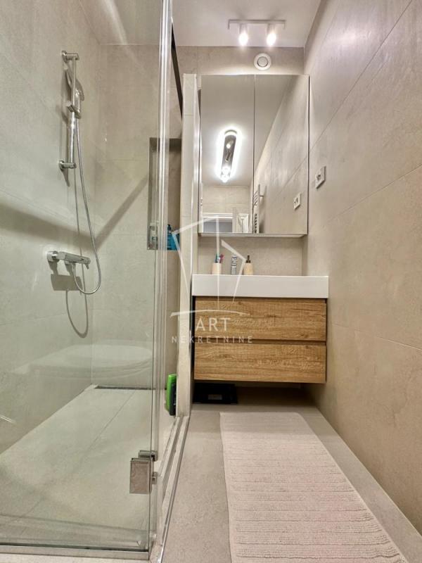 Stan na prodaju u Beogradu, Senjak, dvoiposoban, 70m2, cena 289000 evra