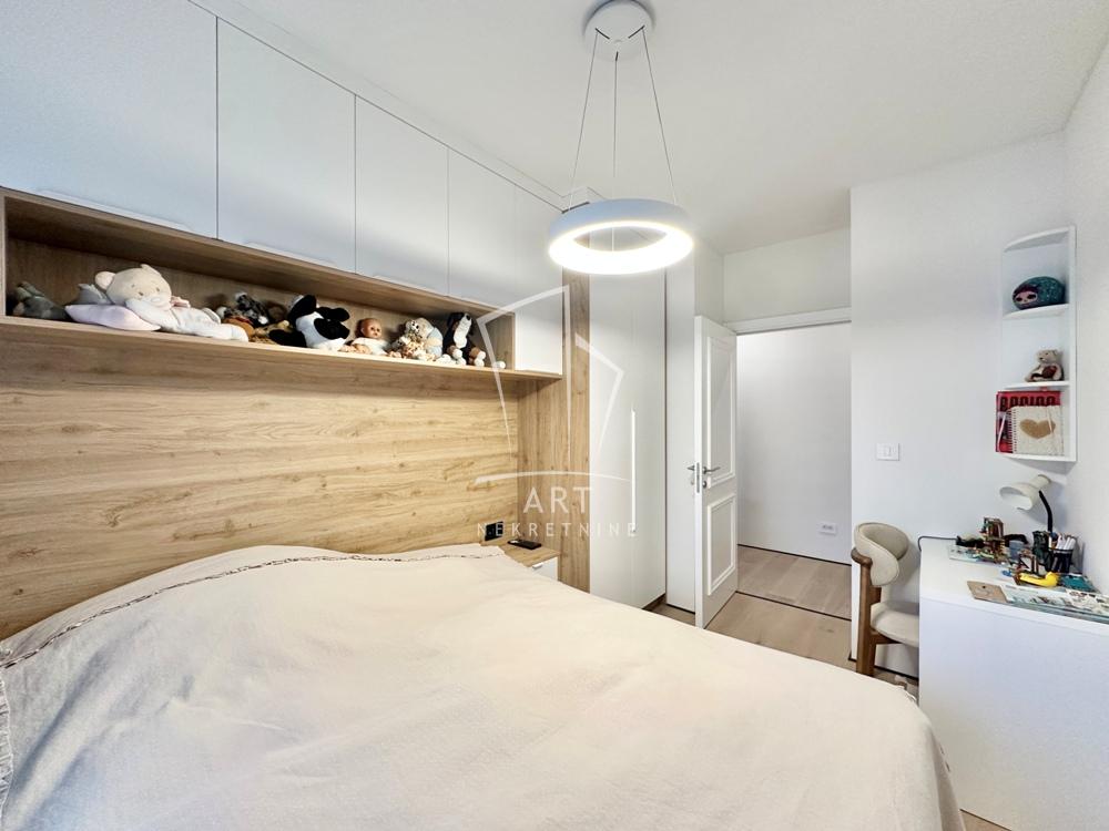 Stan na prodaju u Beogradu, Senjak, dvoiposoban, 70m2, cena 289000 evra