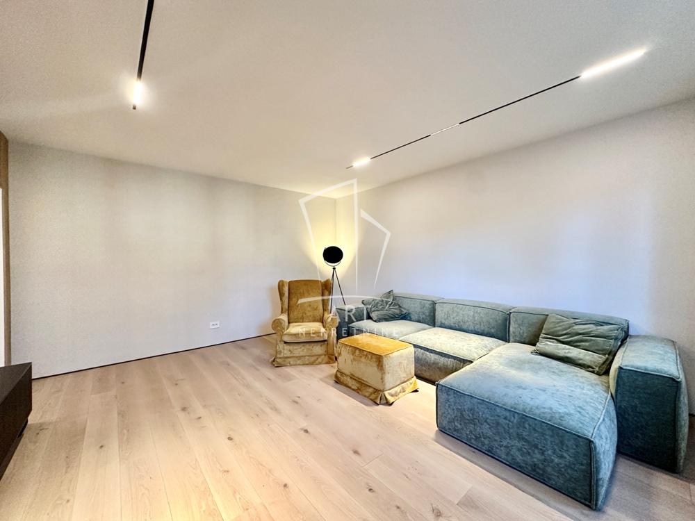 Stan na prodaju u Beogradu, Senjak, dvoiposoban, 70m2, cena 289000 evra