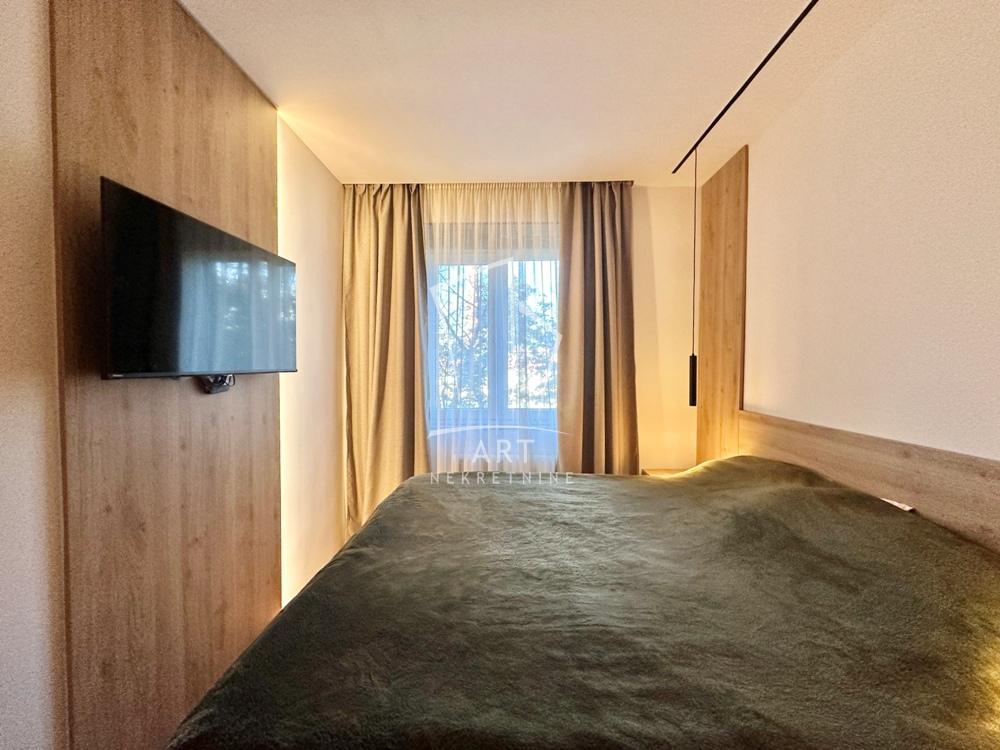 Stan na prodaju u Beogradu, Senjak, dvoiposoban, 70m2, cena 289000 evra