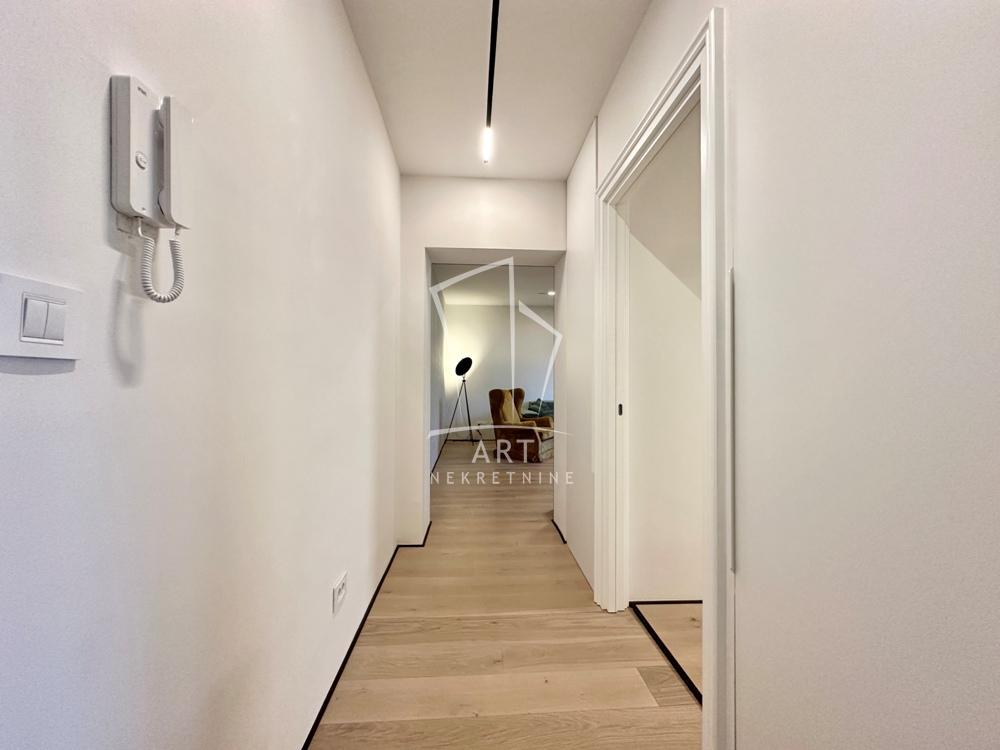 Stan na prodaju u Beogradu, Senjak, dvoiposoban, 70m2, cena 289000 evra