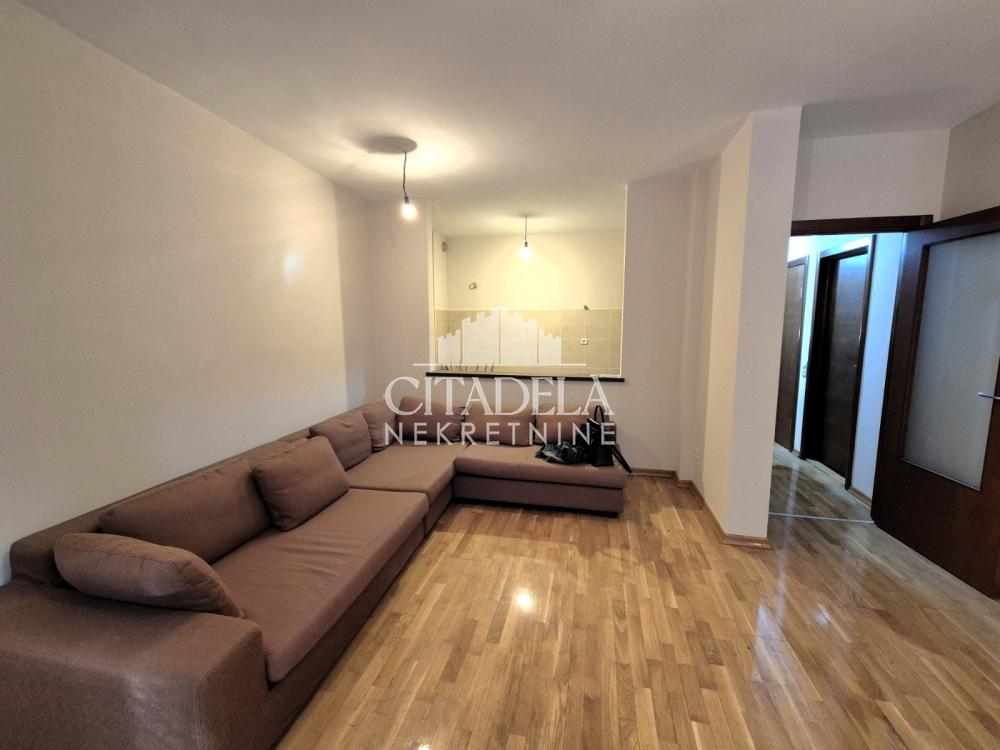 Stan na prodaju u Beogradu, Vračar (Hram), trosoban, 74m2, cena 223000 evra