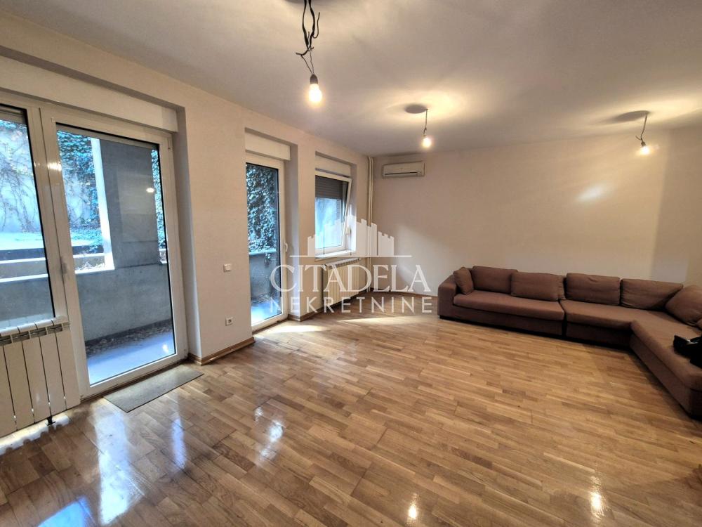 Stan na prodaju u Beogradu, Vračar (Hram), trosoban, 74m2, cena 223000 evra