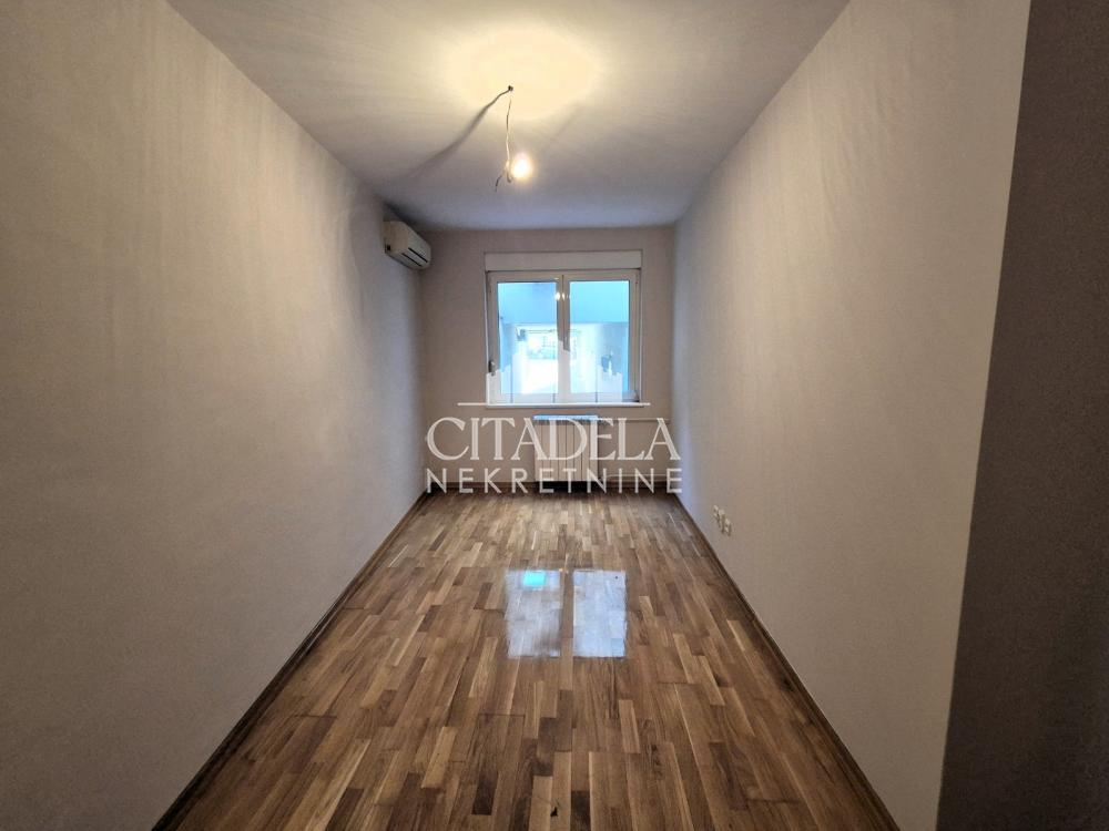 Stan na prodaju u Beogradu, Vračar (Hram), trosoban, 74m2, cena 223000 evra