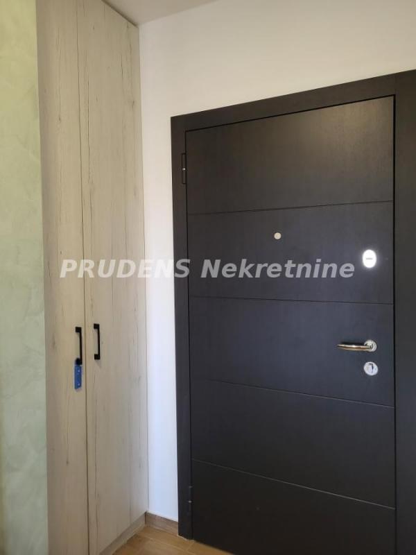 Stan na prodaju u Beogradu, Ledine, dvoiposoban, 58m2, cena 155000 evra