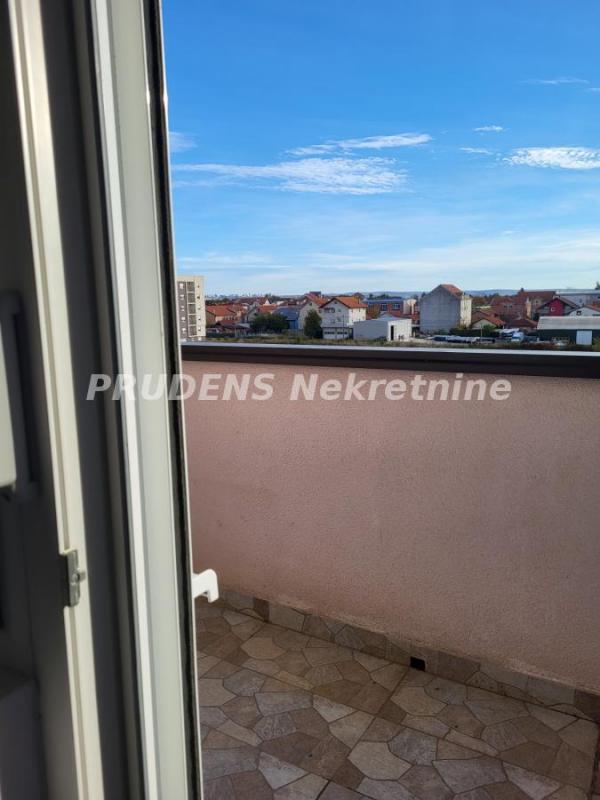 Stan na prodaju u Beogradu, Ledine, dvoiposoban, 58m2, cena 155000 evra