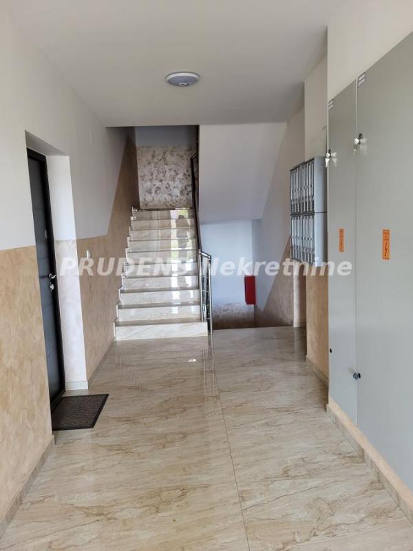 Stan na prodaju u Beogradu, Ledine, dvoiposoban, 58m2, cena 155000 evra