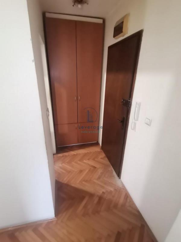 Stan na prodaju u Beogradu, Karaburma, jednoiposoban, 39m2, cena 127000 evra