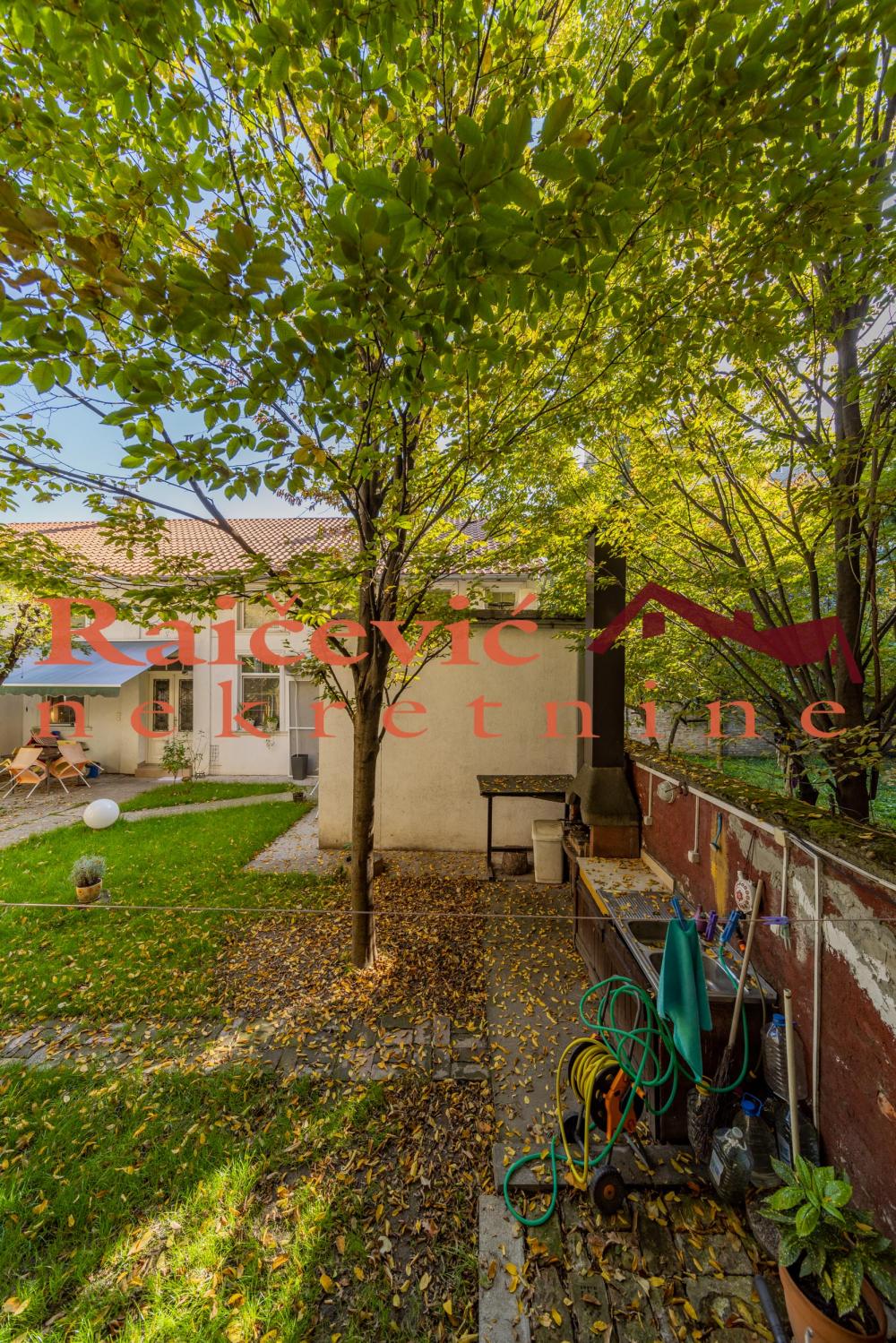 Stan na prodaju u Beogradu, Zemun, trosoban, 74m2, cena 199000 evra