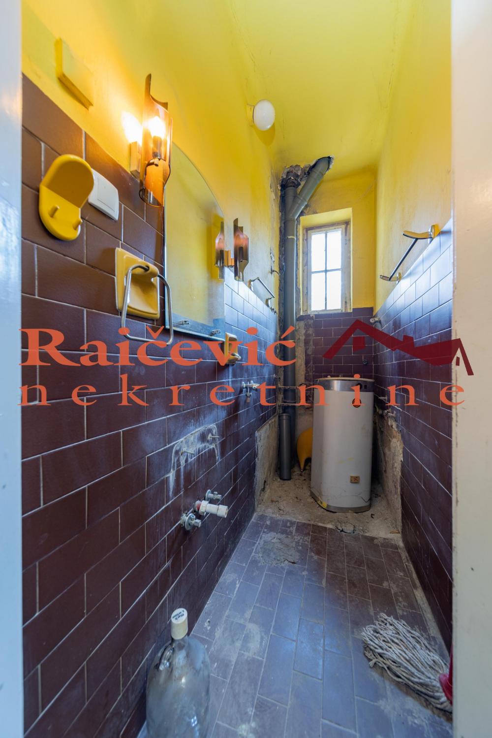 Stan na prodaju u Beogradu, Zemun, trosoban, 74m2, cena 199000 evra