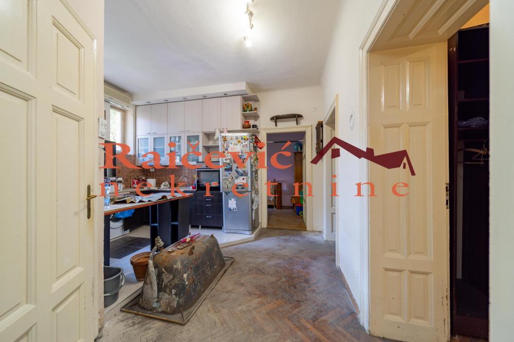 Stan na prodaju u Beogradu, Zemun, trosoban, 74m2, cena 199000 evra