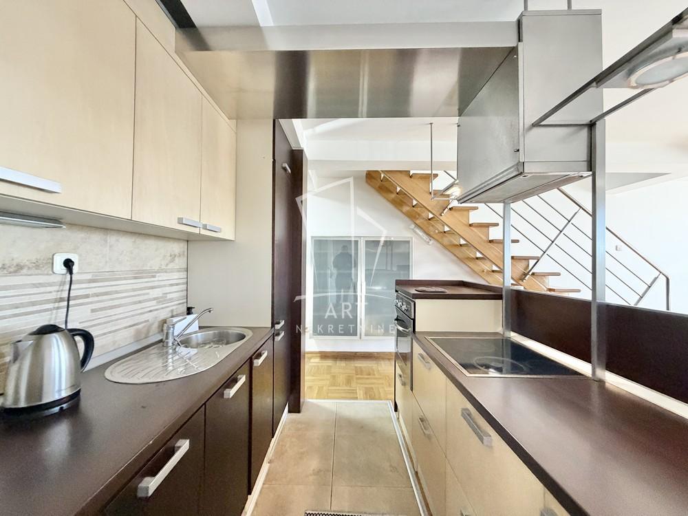 Stan na prodaju u Beogradu, Vračar, trosoban, 84m2, cena 345000 evra