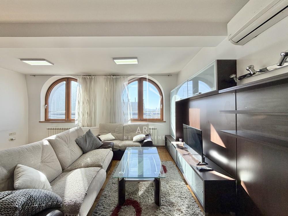 Stan na prodaju u Beogradu, Vračar, trosoban, 84m2, cena 345000 evra