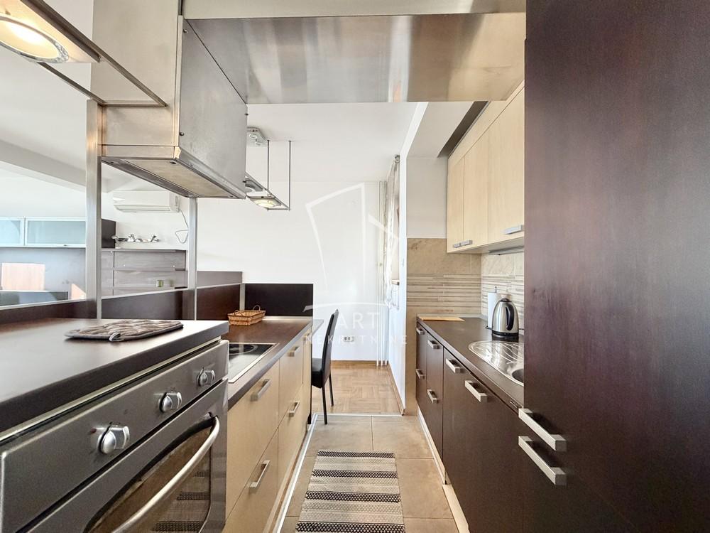 Stan na prodaju u Beogradu, Vračar, trosoban, 84m2, cena 345000 evra