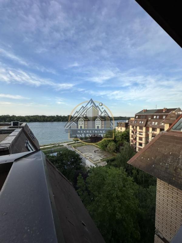 Stan na prodaju u Beogradu, Donji Dorćol, jednoiposoban, 68m2, cena 272000 evra