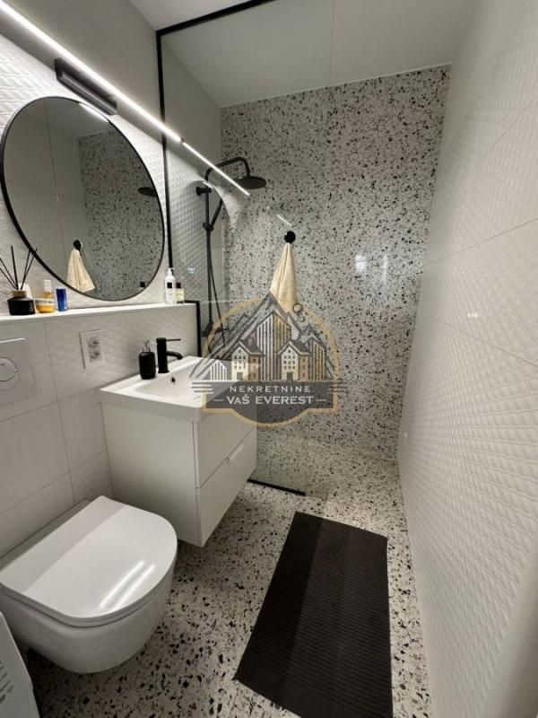 Stan na prodaju u Beogradu, Donji Dorćol, jednoiposoban, 68m2, cena 272000 evra