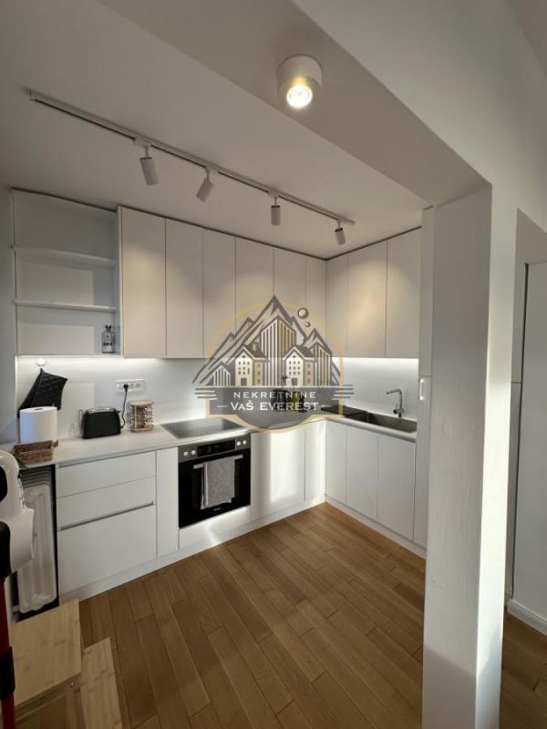 Stan na prodaju u Beogradu, Donji Dorćol, jednoiposoban, 68m2, cena 272000 evra