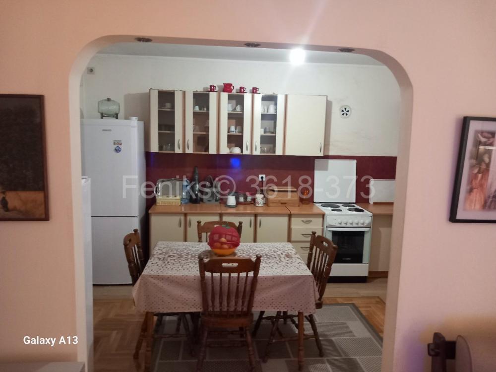 Stan na prodaju u Beogradu, Cerak, dvoiposoban, 89m2, cena 200000 evra