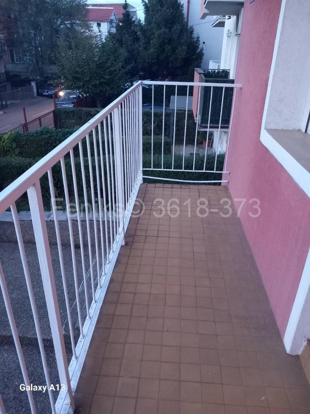 Stan na prodaju u Beogradu, Cerak, dvoiposoban, 89m2, cena 200000 evra