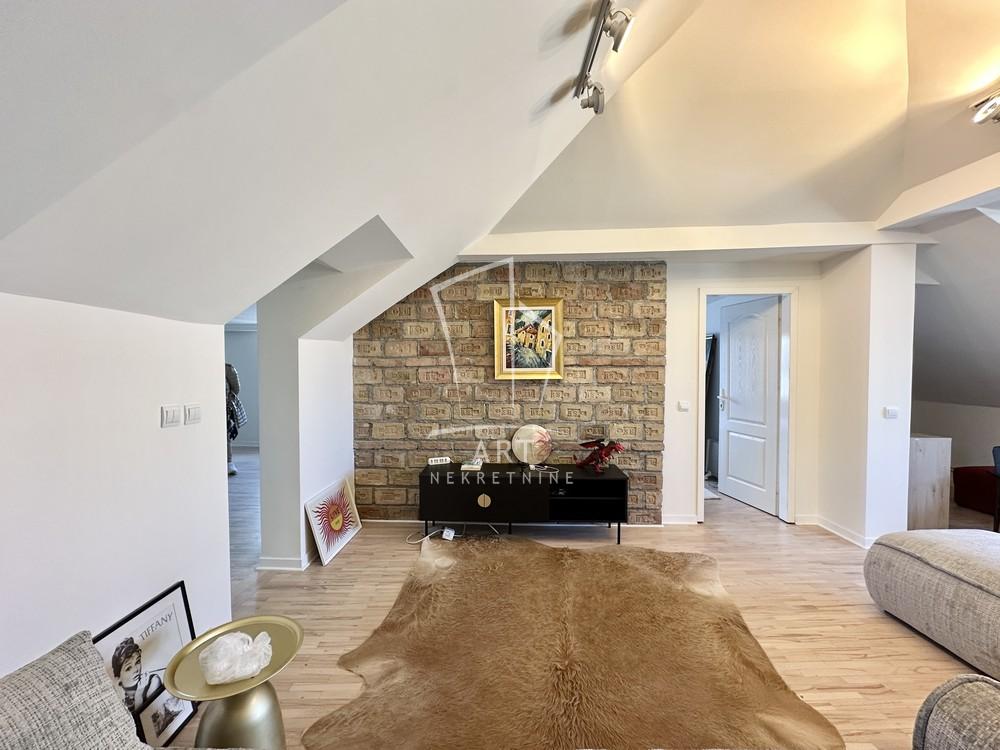 Stan na prodaju u Beogradu, Vračar, trosoban, 76m2, cena 309000 evra