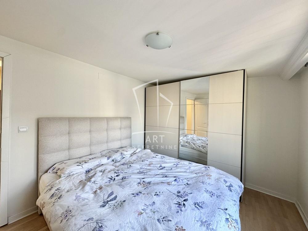 Stan na prodaju u Beogradu, Vračar, trosoban, 76m2, cena 309000 evra