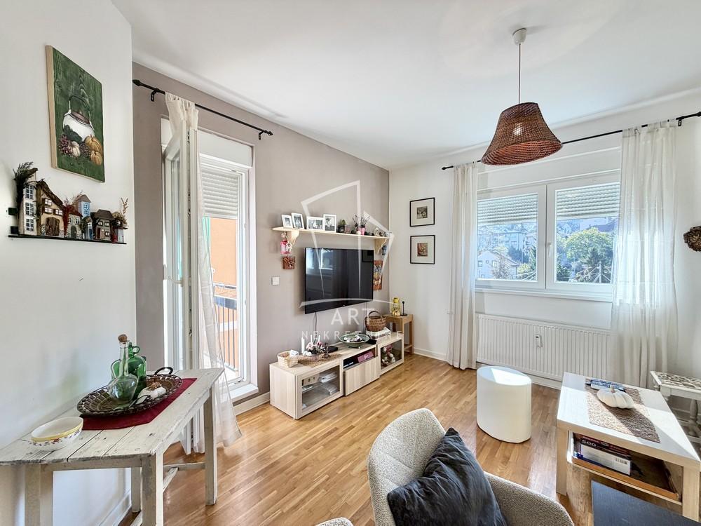 Stan na prodaju u Beogradu, Karaburma, dvoiposoban, 54m2, cena 179000 evra