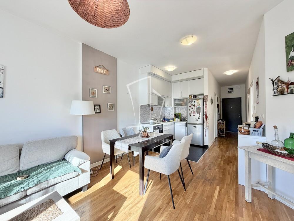 Stan na prodaju u Beogradu, Karaburma, dvoiposoban, 54m2, cena 179000 evra