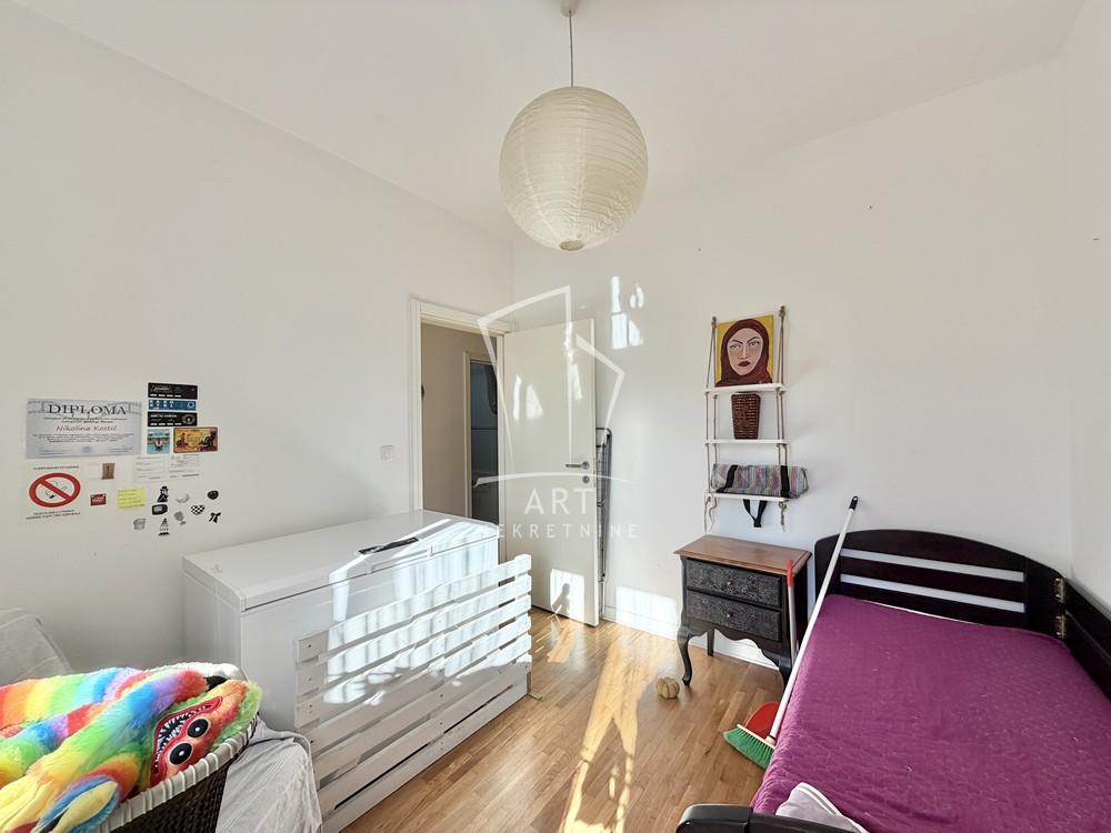 Stan na prodaju u Beogradu, Karaburma, dvoiposoban, 54m2, cena 179000 evra