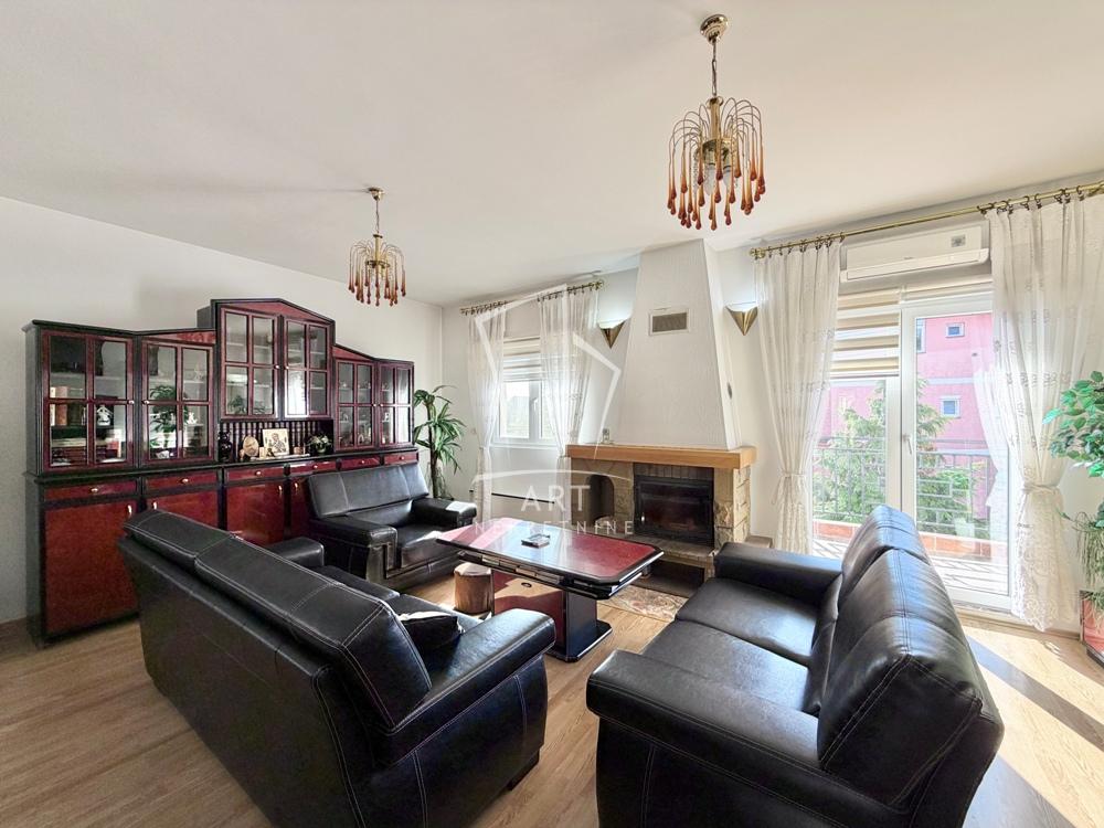 Stan na prodaju u Beogradu, Jajinci, troiposoban, 179m2, cena 320000 evra