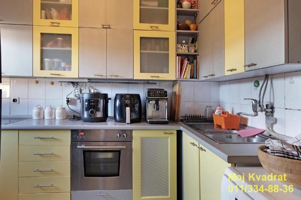 Stan na prodaju u Beogradu, Bežanijska kosa, trosoban, 81m2, cena 269000 evra