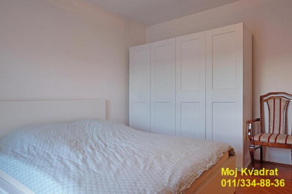 Stan na prodaju u Beogradu, Bežanijska kosa, trosoban, 81m2, cena 269000 evra