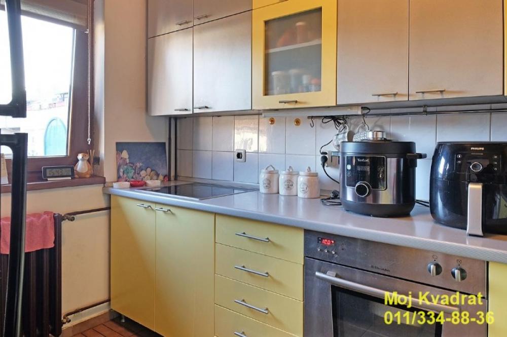 Stan na prodaju u Beogradu, Bežanijska kosa, trosoban, 81m2, cena 269000 evra