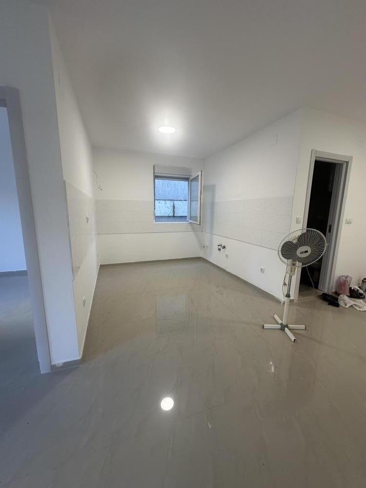 Stan na prodaju u Beogradu, Borča, trosoban, 92m2, cena 170200 evra